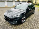 Ford Focus 1,0 EcoB. 92kW ST-Line Design Turnier ... - Ford Focus: ST Line Design