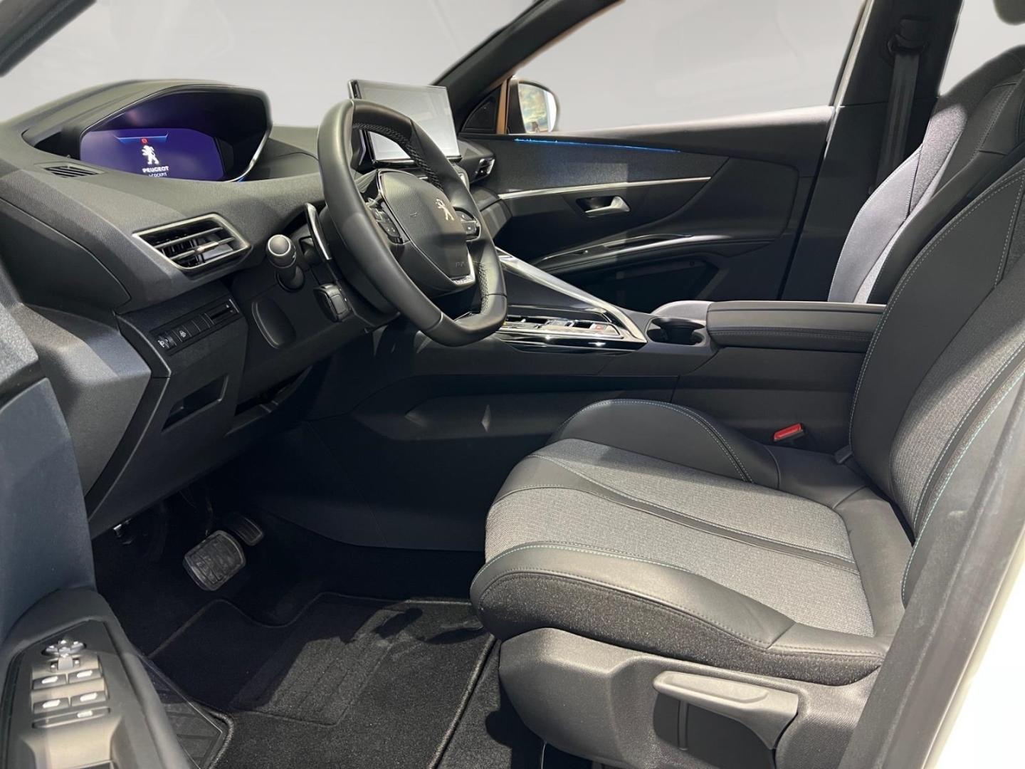Peugeot 3008 Allure Pack Navi Voll-LED Alu+Allwetterrad 
