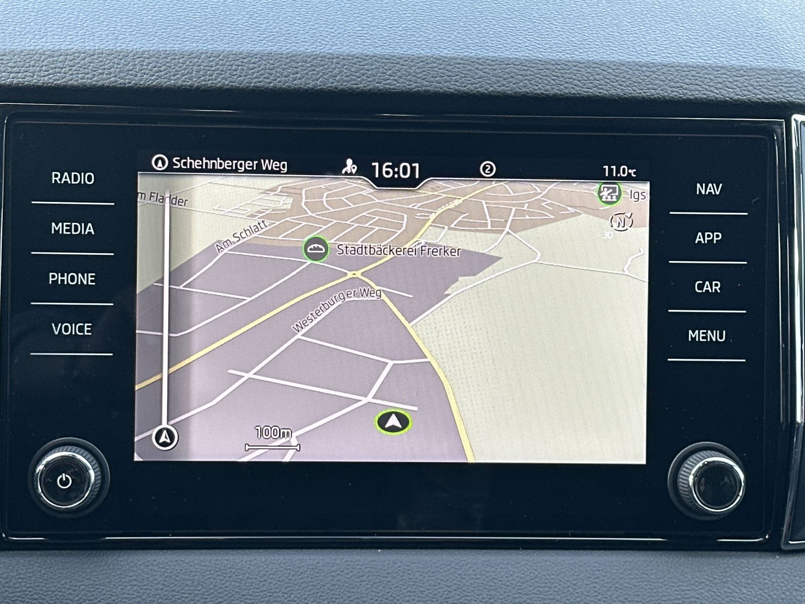 Fahrzeugabbildung SKODA Karoq 2.0 TDI DSG Tour 4x4 NAV+LED+AHK+ACC+KAM