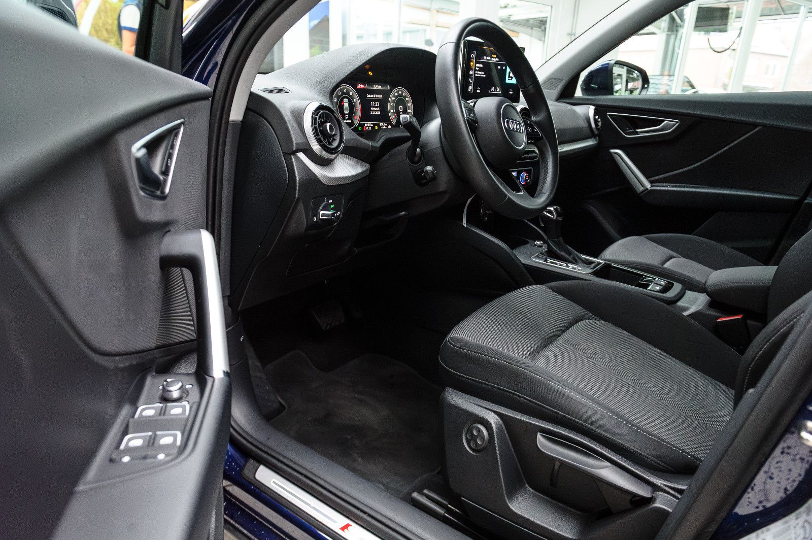 Fahrzeugabbildung Audi Q2 35 TFSI S line 1.5 S-Tronic LED+KAM+VIRTUAL