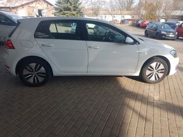 Fahrzeugabbildung Volkswagen Golf e-Golf