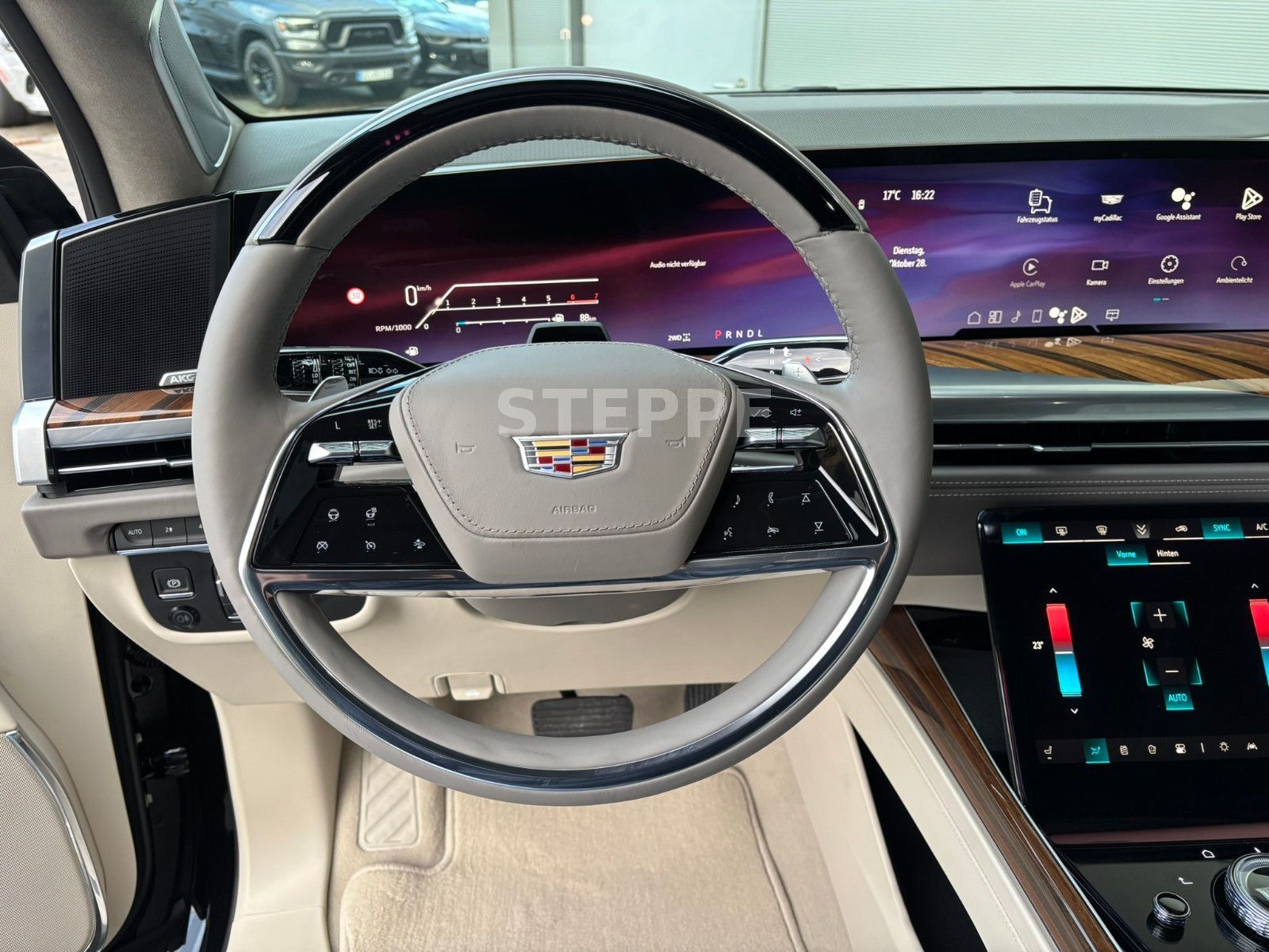 Cadillac Escalade  MY26 6.2 V8 ESV  Platinum Luxury 24"