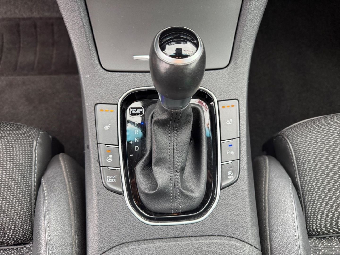 Fahrzeugabbildung Hyundai i30 1.4 T-GDI NEW FASTBACK PREMIUM+NAVI-P+LED+KL