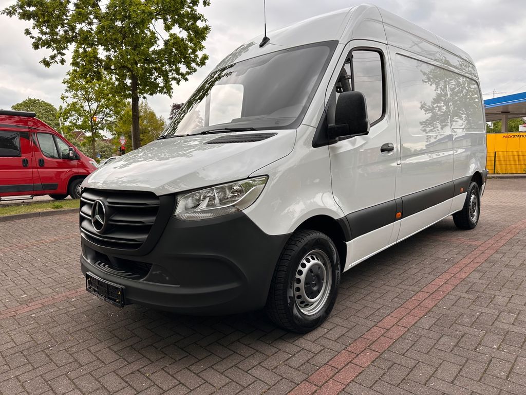 Image of Mercedes-Benz Sprinter