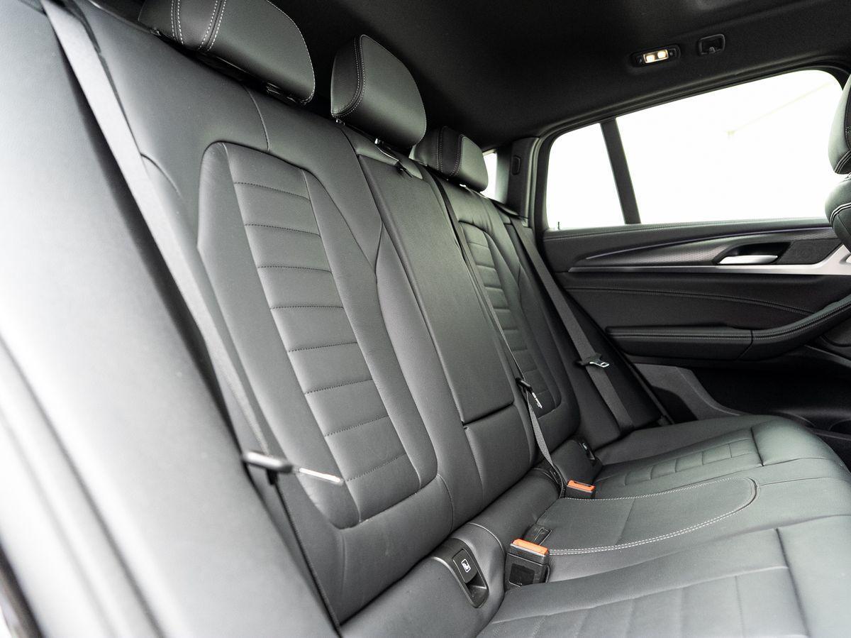 BMW X4 M40d AHK PANO ACC HuD H&K Sitzlüft KoZg 360°