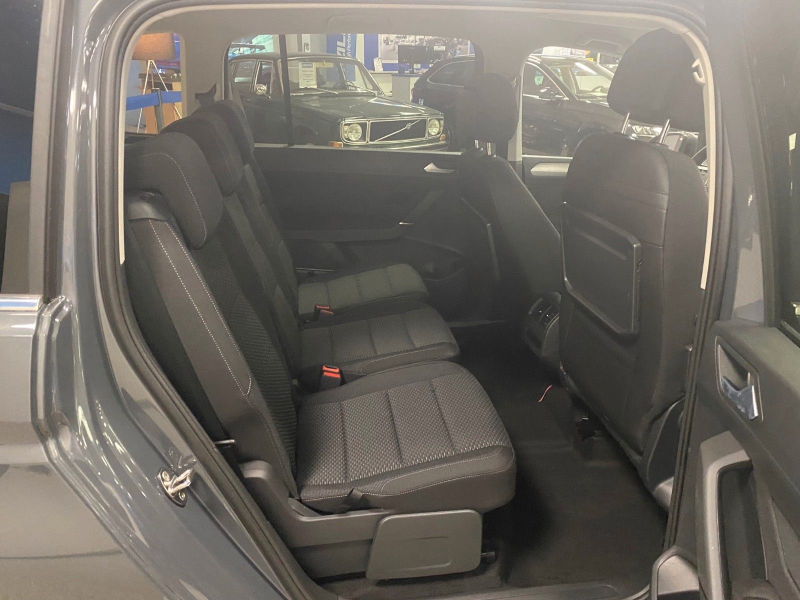 Fahrzeugabbildung Volkswagen Touran 1.5 TSI OPF DSG+4 J, GARANTIE+ACC+AHK+LED