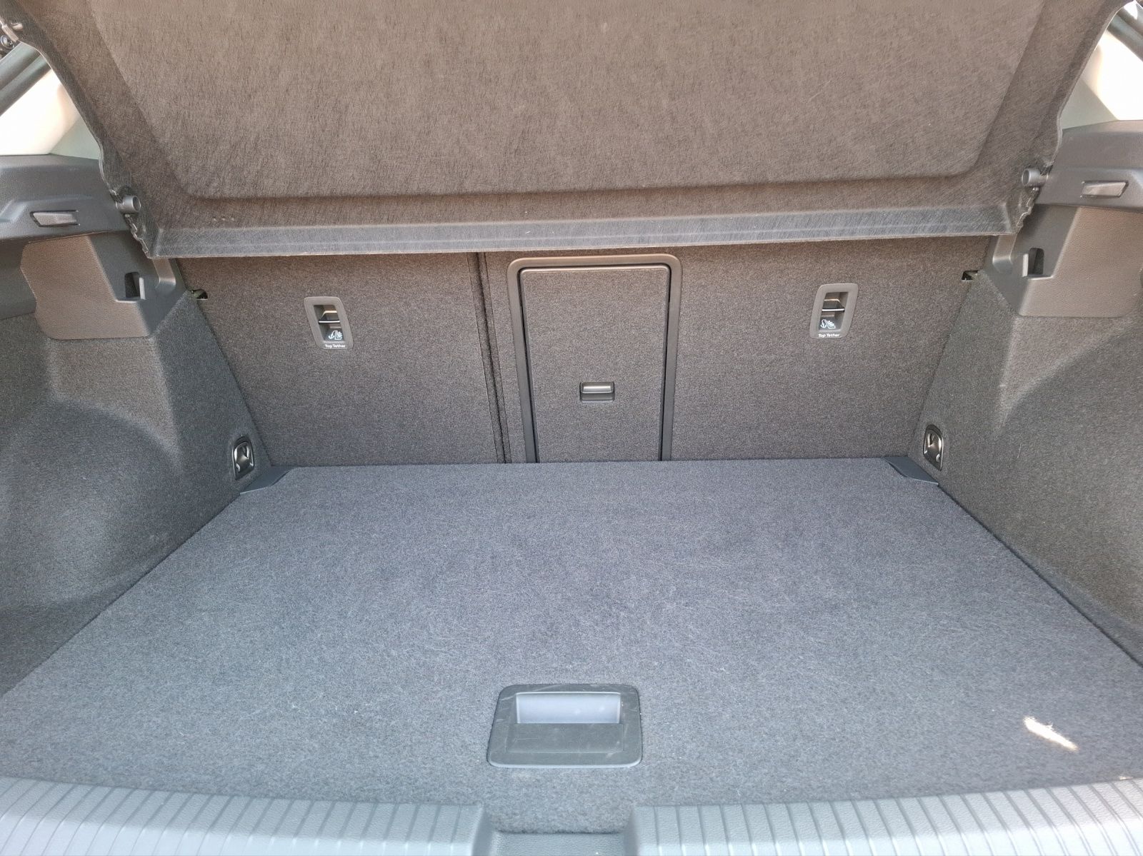 Fahrzeugabbildung Volkswagen T-Roc TDI Style LED Navi AID ACC Park-Assist SH