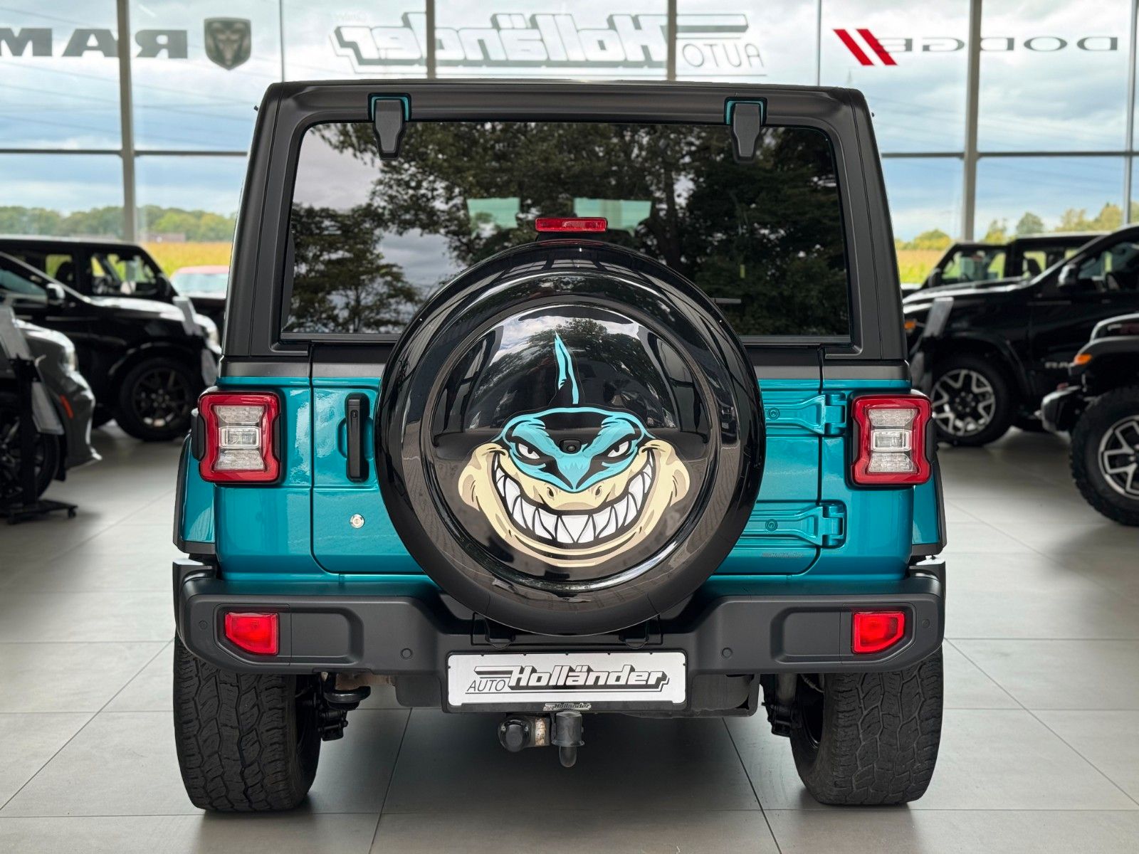 Fahrzeugabbildung Jeep Wrangler 2.2 CRDi Sahara Overland "SkyOne AHK"