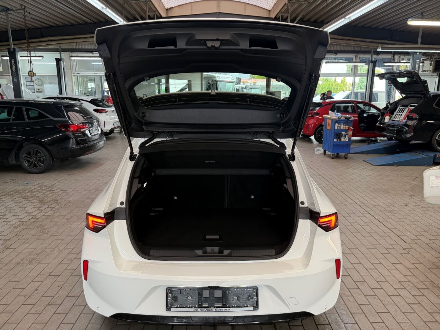 Fahrzeugabbildung Opel Astra L GS SHZ+LHZ+Kamera+Allwetter