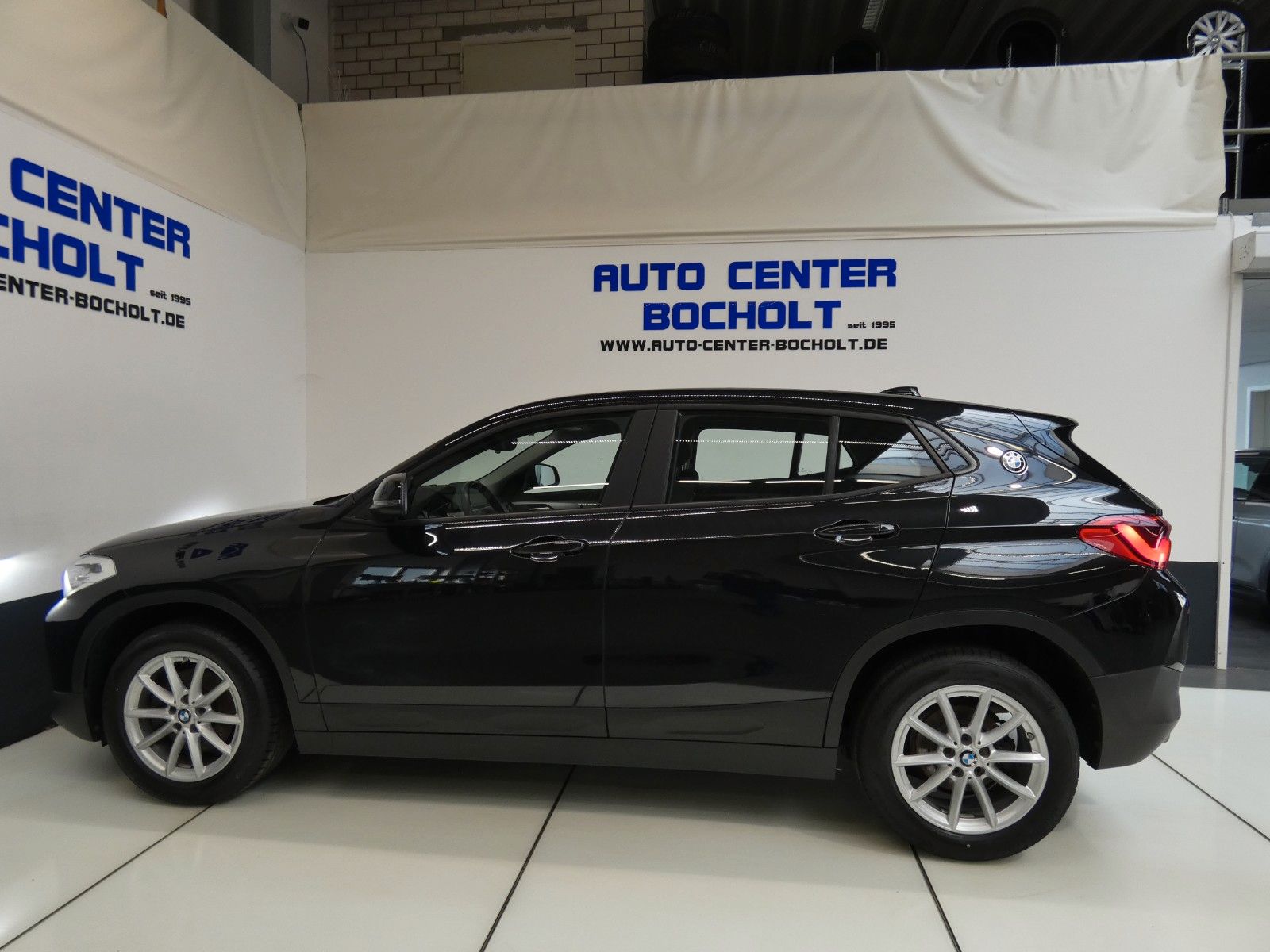 BMW X2 sDrive 18 i Advantage*Navi*HUD*Parktronic foto 16