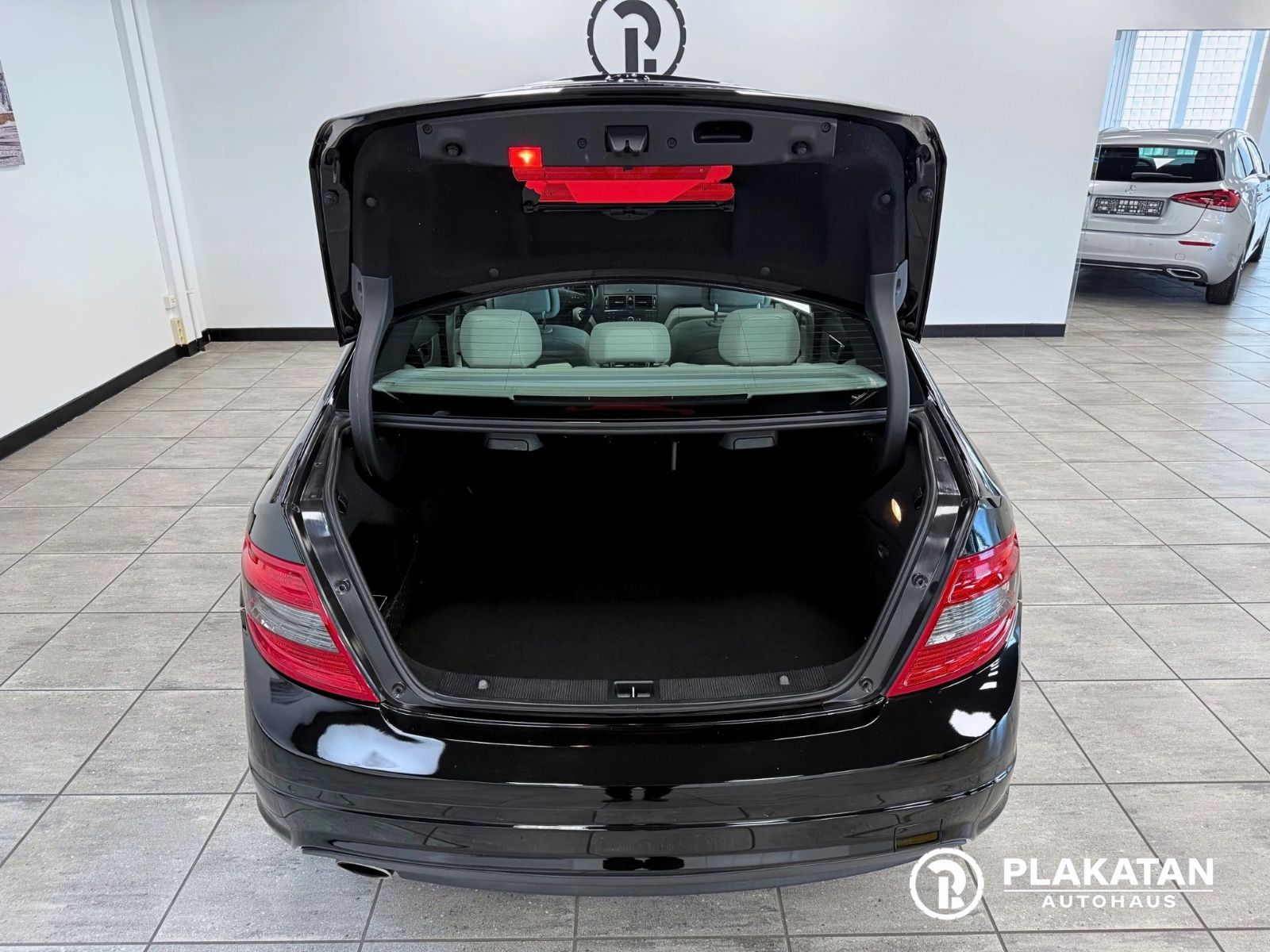 Fahrzeugabbildung Mercedes-Benz C 200 Kompressor AMG Paket Xenon Navi