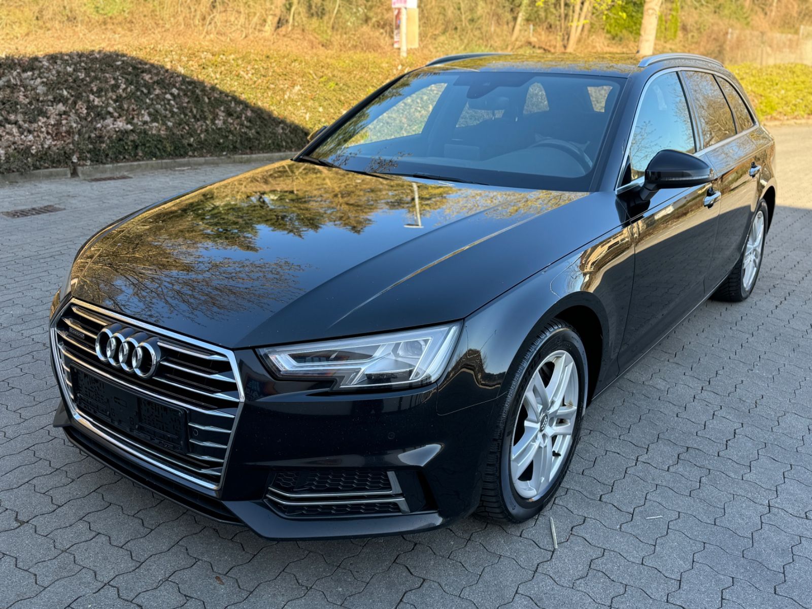 Audi A4 45 TDI Quatt. Design|EUR6|1HAND|LED|NAVI|PDC|