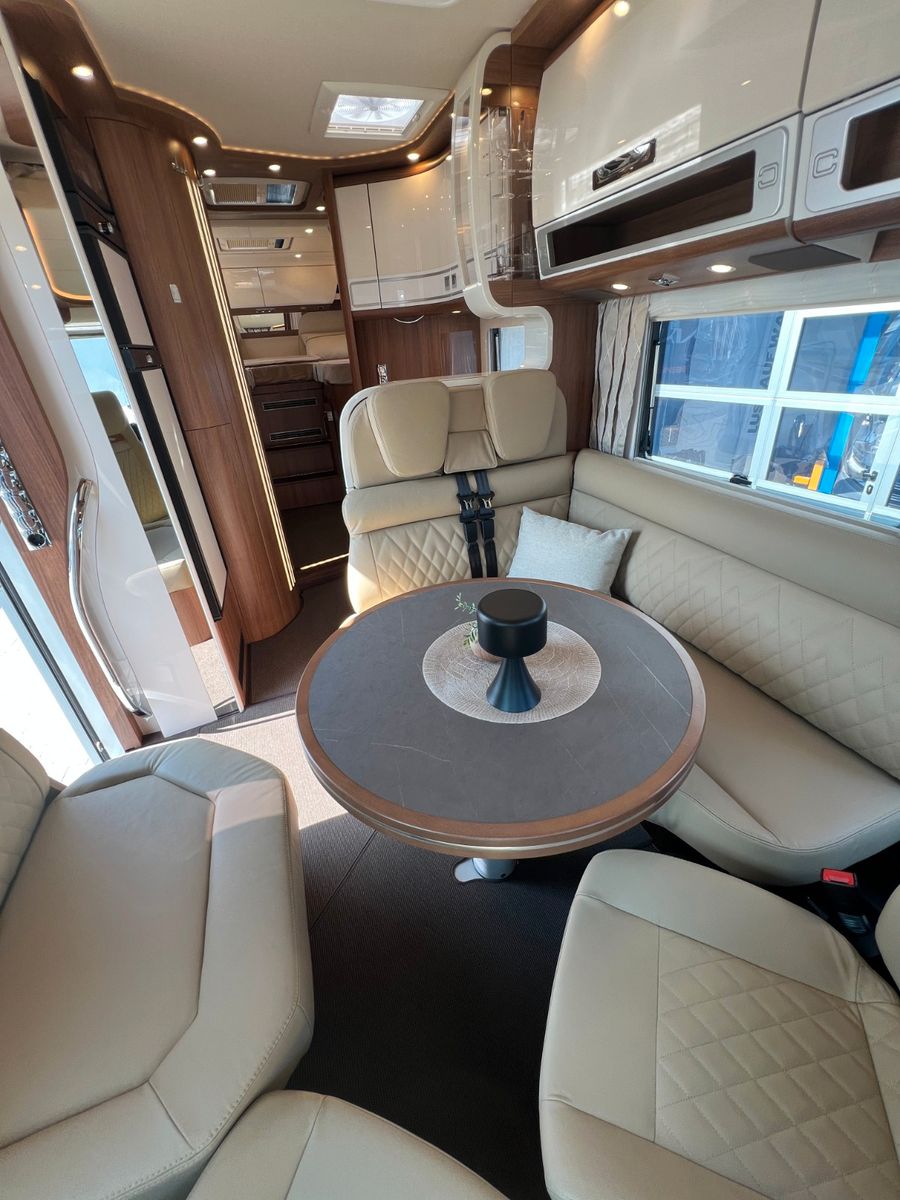 Fahrzeugabbildung Carthago chic e-line 50 LE DA / Mecedes Benz Sprinter