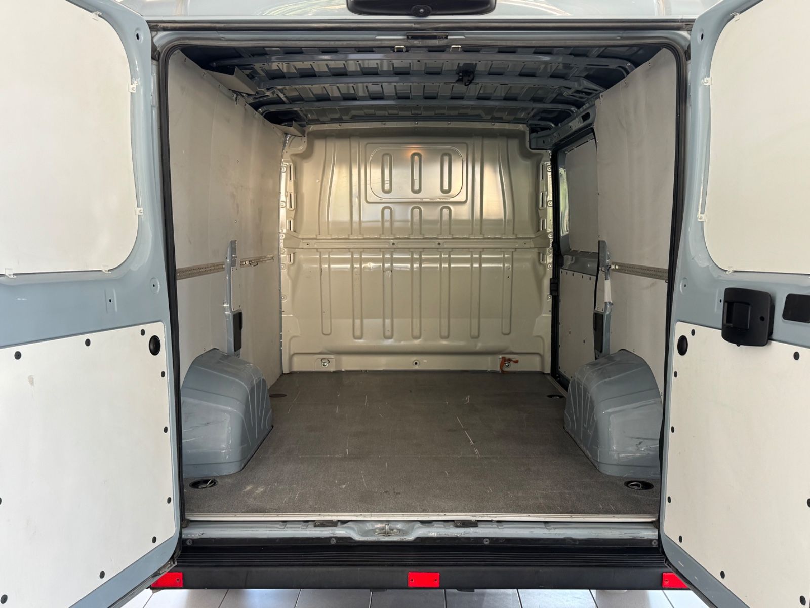 Fahrzeugabbildung Fiat Ducato L1H1 140 Multijet Flach/CarPlay/Navi/RCam