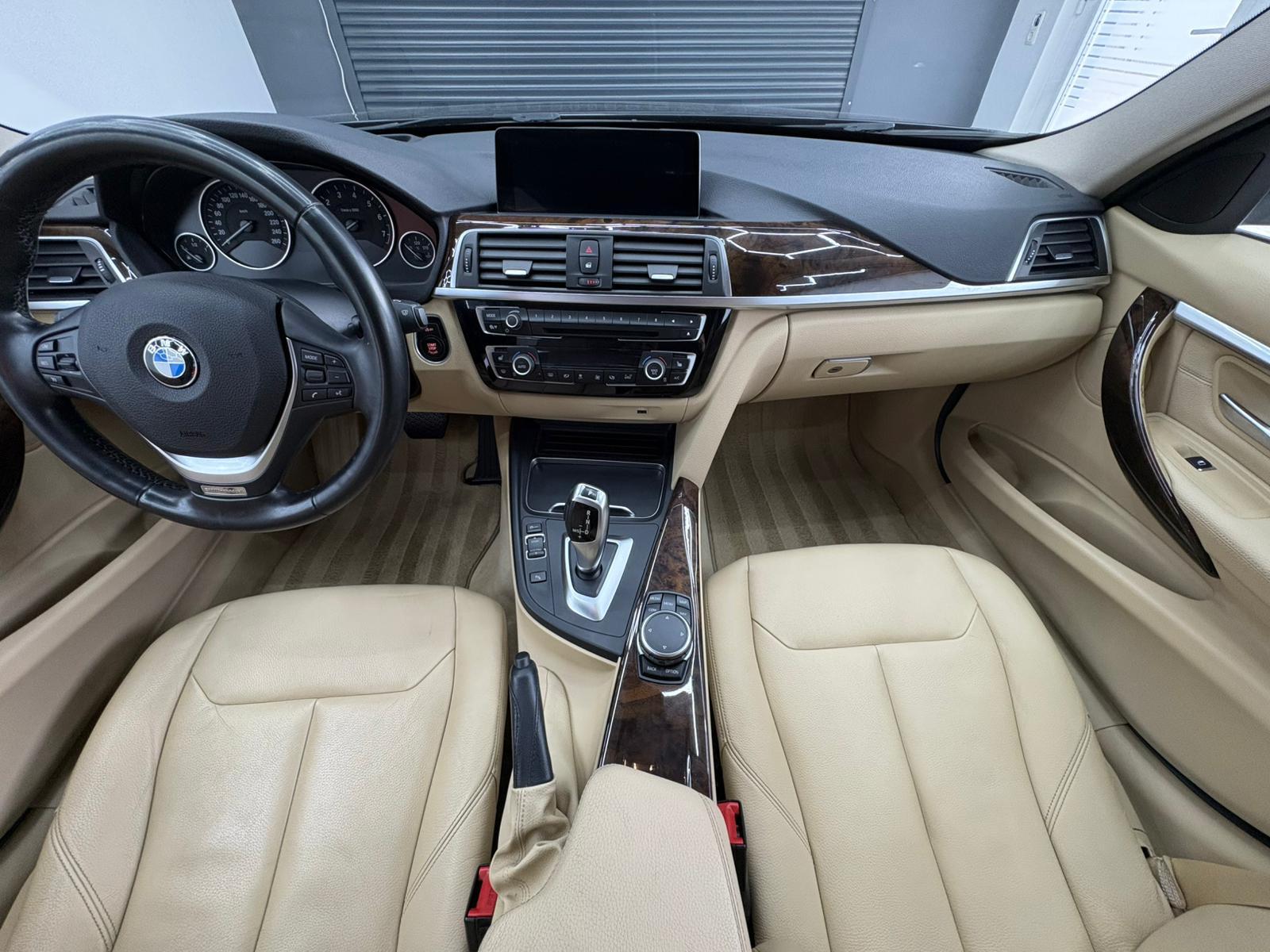 BMW 330 i xDrive Touring Luxury Line – 252 ch – HUD – Cuir – LED adaptatifs – Caméra – Navi Pro