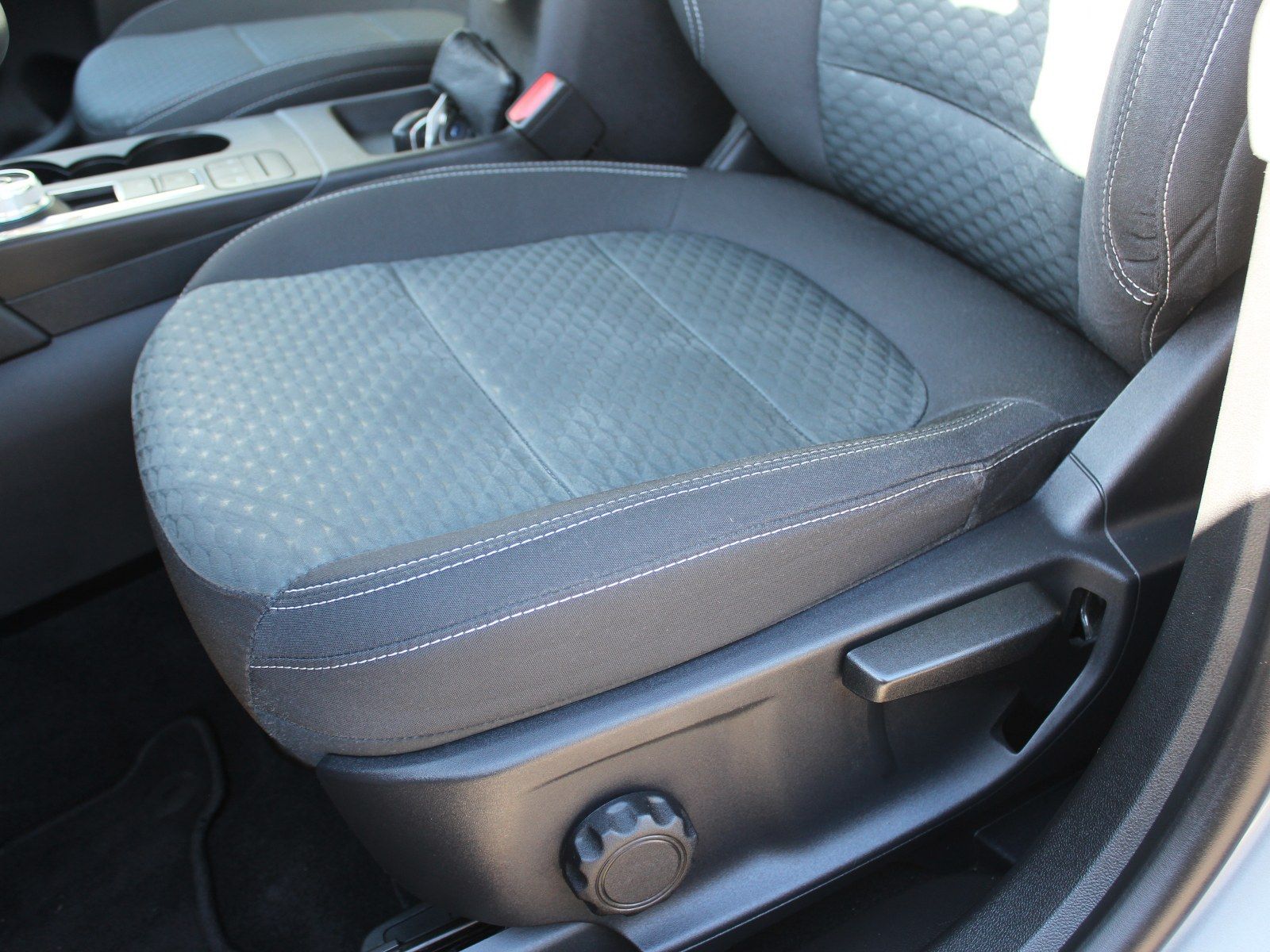 Fahrzeugabbildung Ford Kuga Plug-In Hybrid Cool & Connect 2,5 Duratec