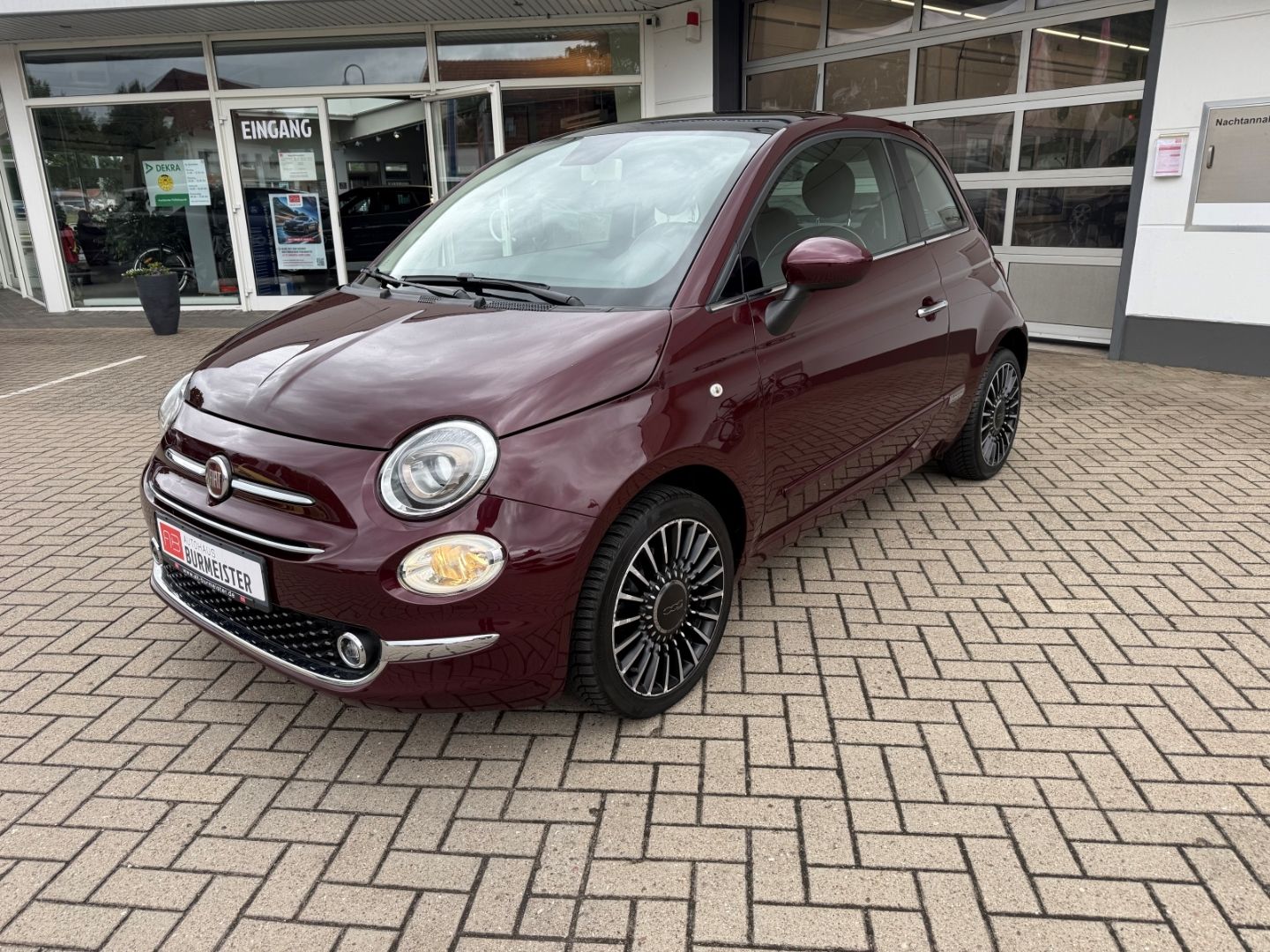 Fahrzeugabbildung Fiat 500 Lounge Pano CarPlay Temp PDC ALU BT Berganfa