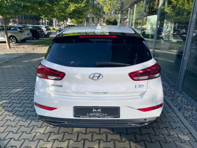 Fahrzeugabbildung Hyundai i30 FL 1.0 T-GDi M/T Edition 30+ LED NAVI SHZ