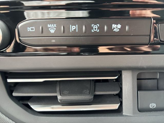 Fahrzeugabbildung Ford Tourneo Custom 2.0 320 L1 Nugget Titanium