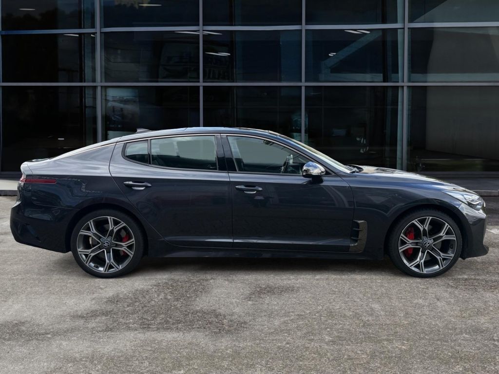 Fahrzeugabbildung Kia Stinger 3.3 T-GDI AWD OPF GT