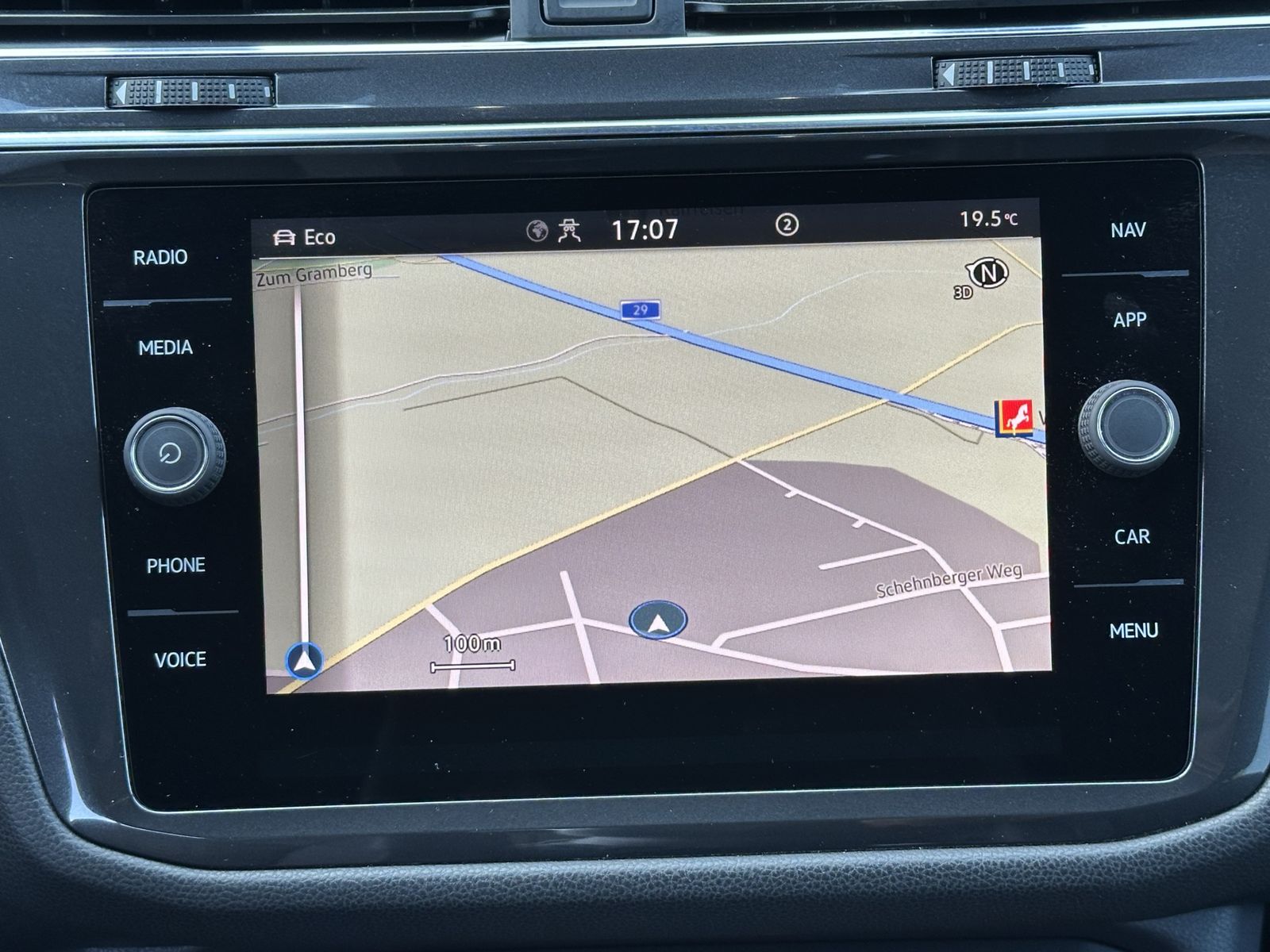 Fahrzeugabbildung Volkswagen Tiguan Allspace 2.0 TDI 4M R-Line NAV+LED+AHK+VC