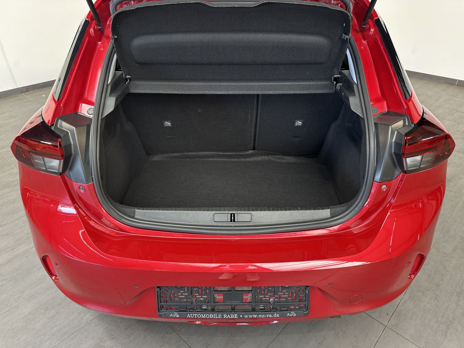 Fahrzeugabbildung Opel Corsa 5-Türer 1.2 Turbo Edition NAV+KOMFORTPAKET