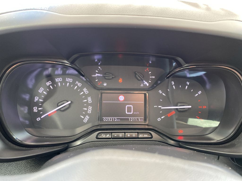 Fahrzeugabbildung Citroën Berlingo MPV M PureTech 110 FEEL *Keyless*Klimaa