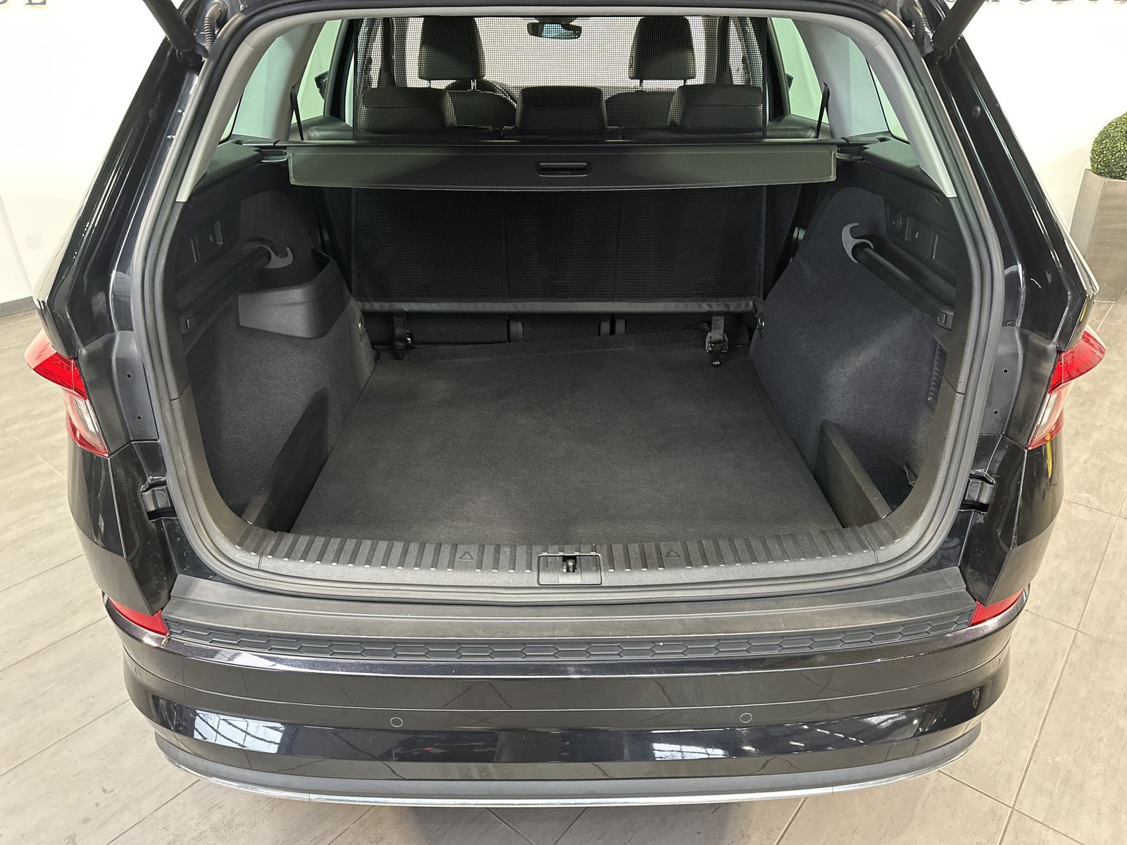 Fahrzeugabbildung SKODA Kodiaq 2.0 TDI DSG L&K NAV+LED+360°+VCOCK+CANTON