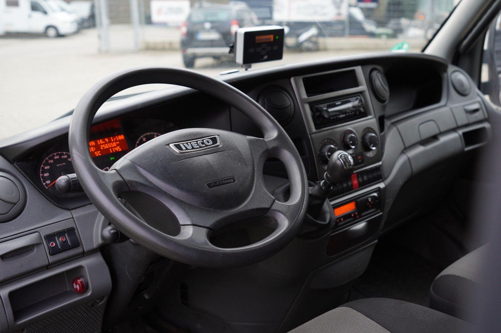 Fahrzeugabbildung Iveco *Kran*Daily 3.0L*HMF*HU/AU*