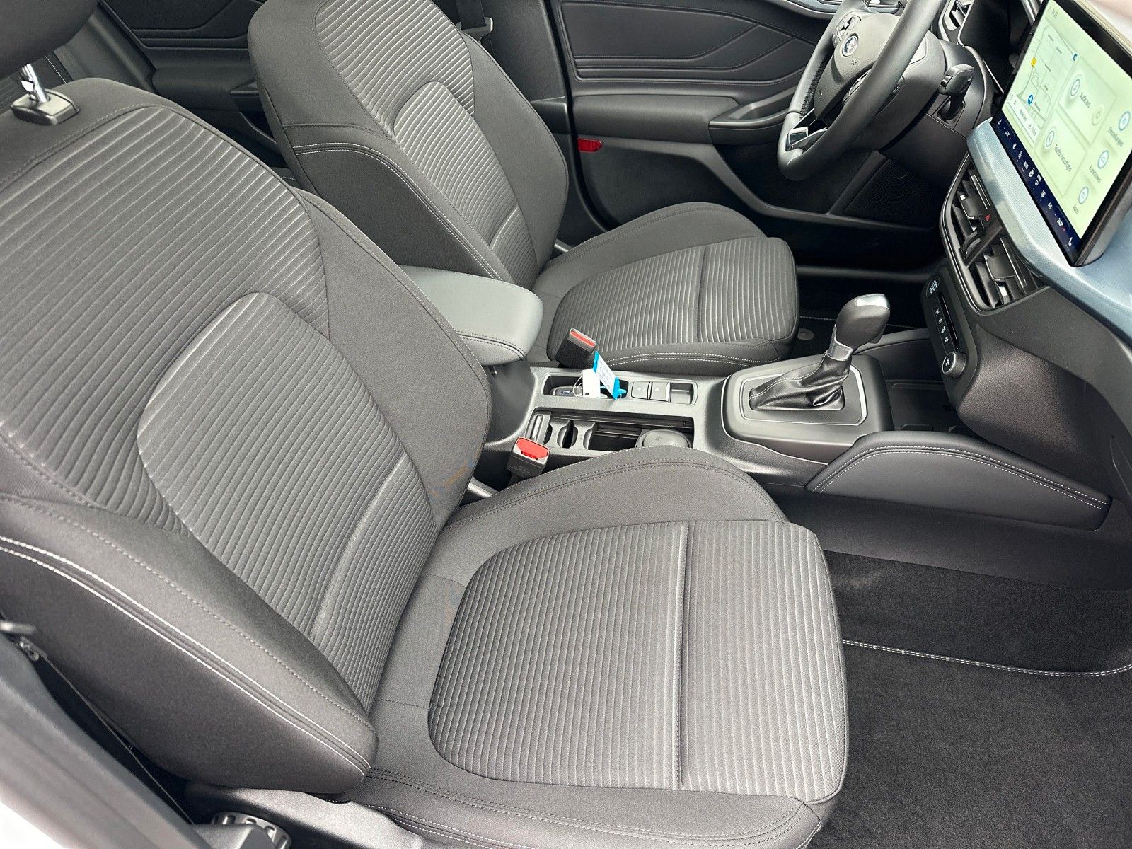 Fahrzeugabbildung Ford Focus Turnier Active X, FAHRASSISTENZPAKET, PANO