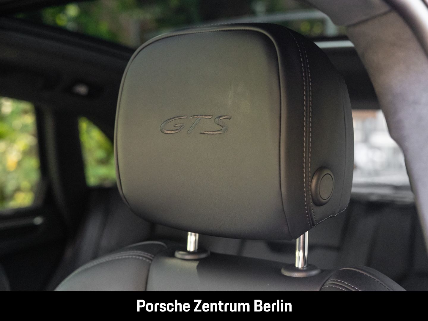 Porsche Macan GTS Karminrot Sportabgasanlage Panorama foto 24