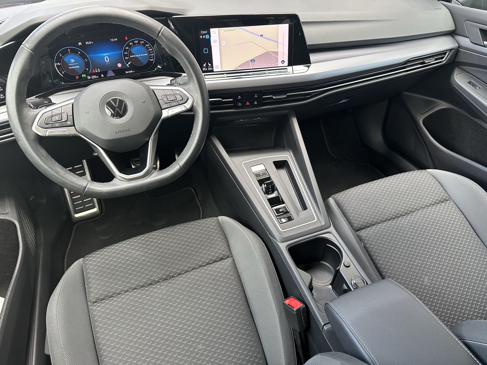 Fahrzeugabbildung Volkswagen Golf Variant 2.0 TDI DSG Active NAV+LED+ACC+SHZ
