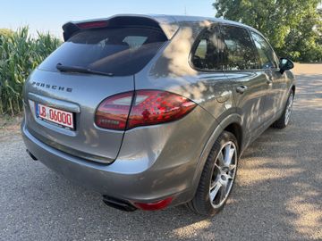 Porsche Cayenne - 8
