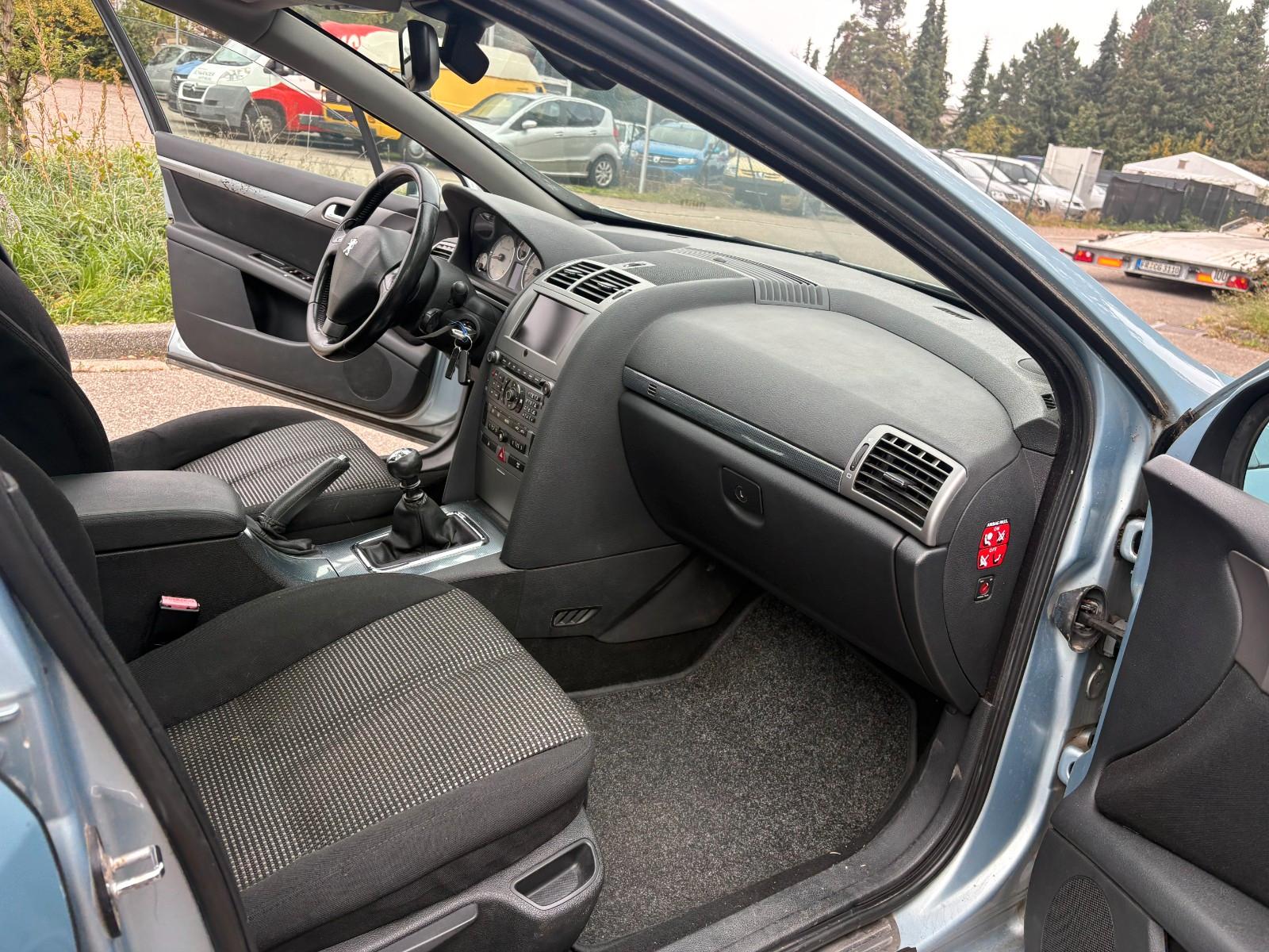 Peugeot 407 2004 — photo 11