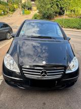 Mercedes-Benz 200 - Mercedes-Benz 200: Kleinwagen