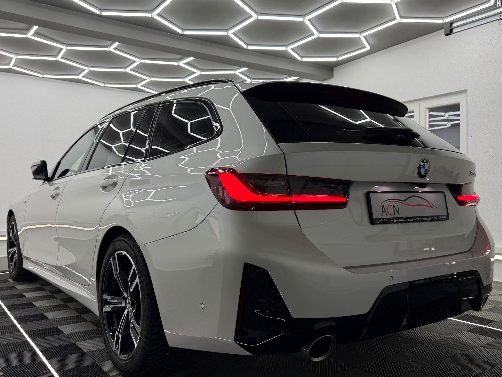 Fahrzeugabbildung BMW 330 i M SPORT/LED/DAB/KAMERA/ACC/CURVED DISPLAY
