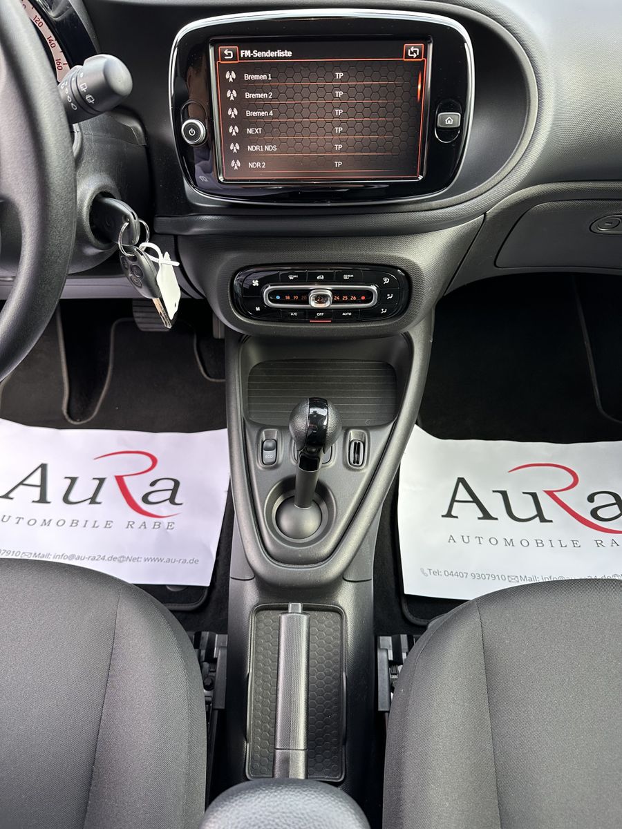 Fahrzeugabbildung Smart ForTwo EQ Coupé CARPLAY+TEMPOMAT+1HD+DAB-RADIO