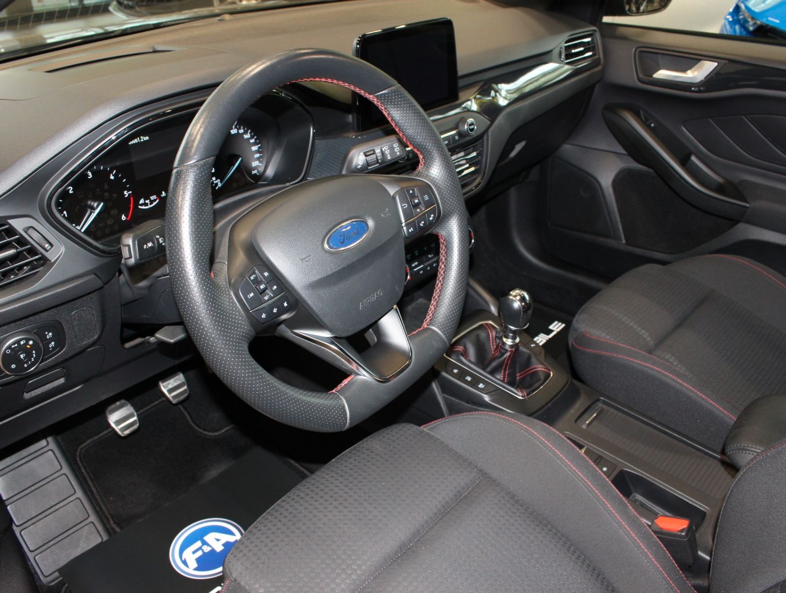 Fahrzeugabbildung Ford 1.5 TDCi ST-Line Navi+HeadUp+Keyless+Spurhalte