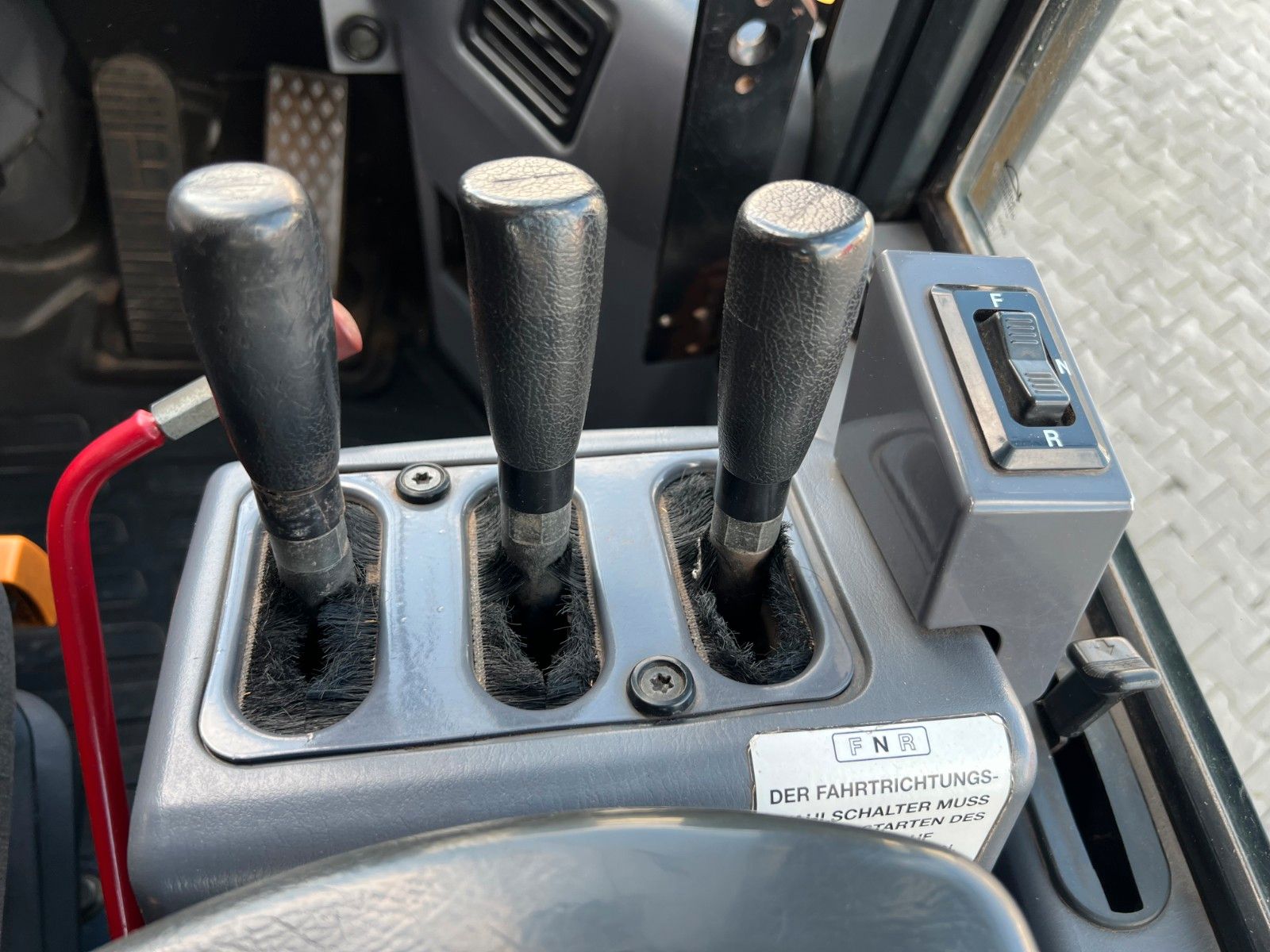 Fahrzeugabbildung Komatsu WA 250 PT - 5H / 12.390h /