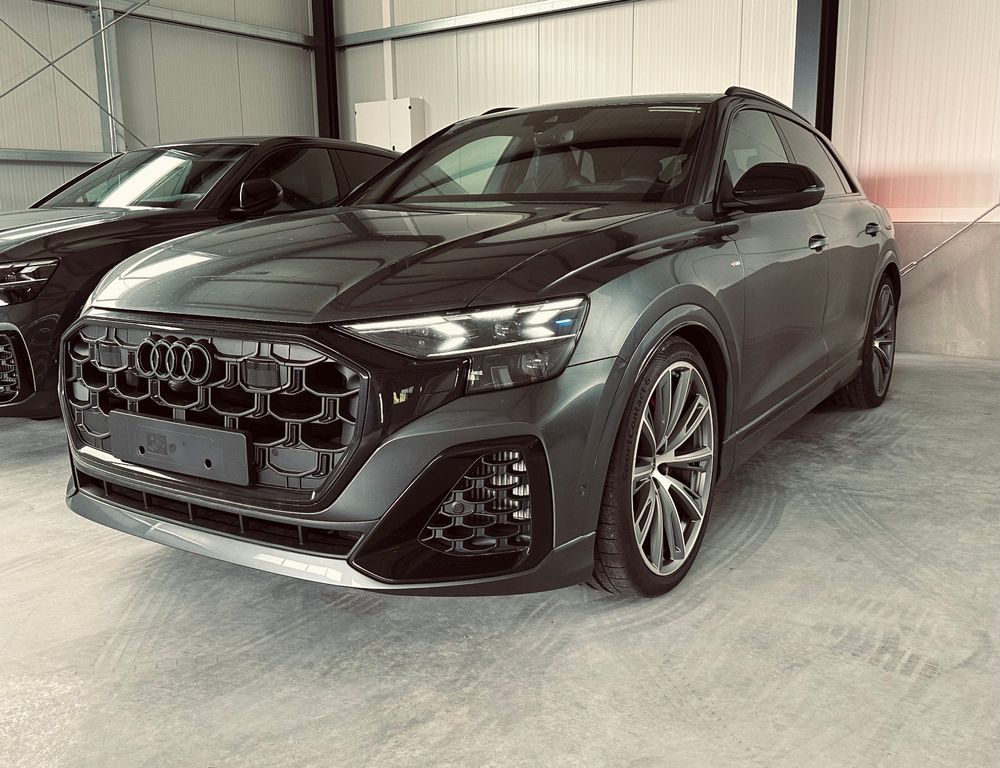 Audi Q8 SUV 55 TFSIe qu. S-line MASSAGE PANO AHK