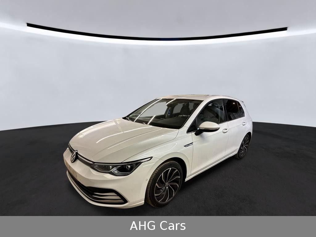 Volkswagen Golf 8 Lim Style 20 TDI DSGLEDNAVISHZ1HAND 2022