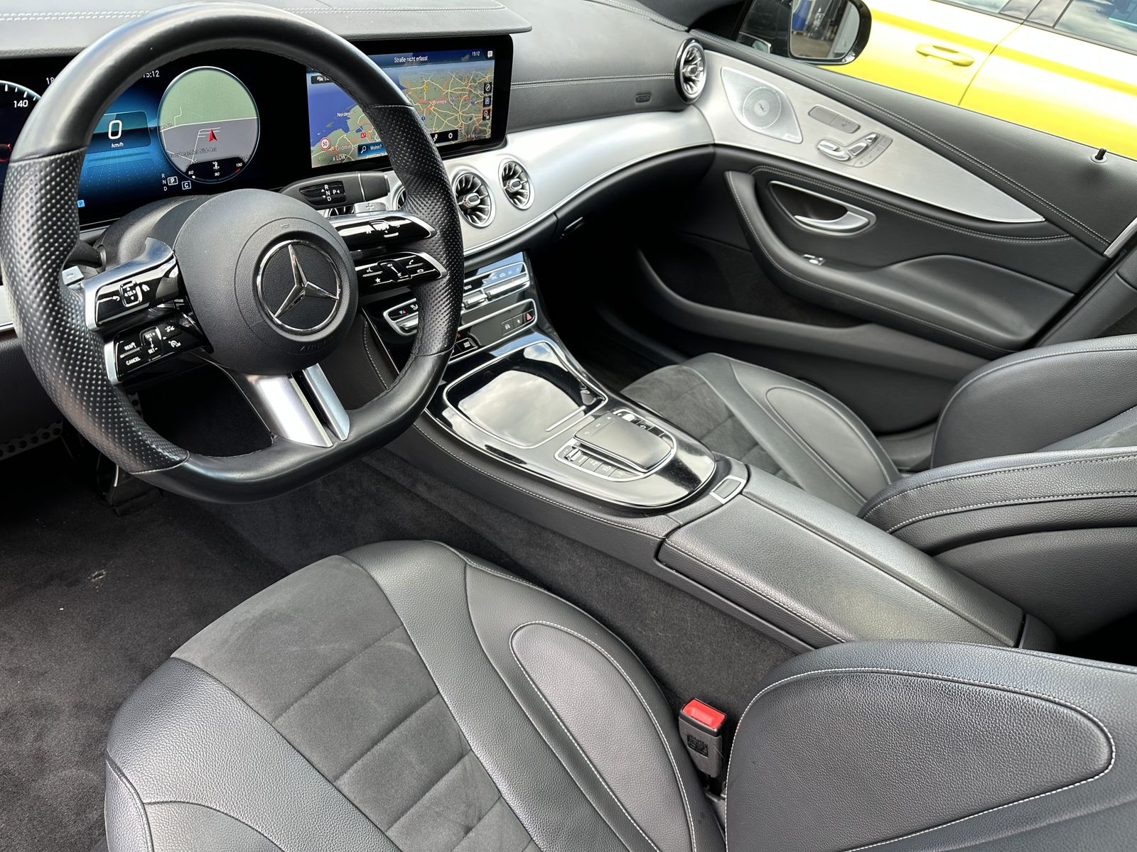 Fahrzeugabbildung Mercedes-Benz CLS 400d 4M AMG-Line NAV+LED+PANO+20ZO+BURMESTER