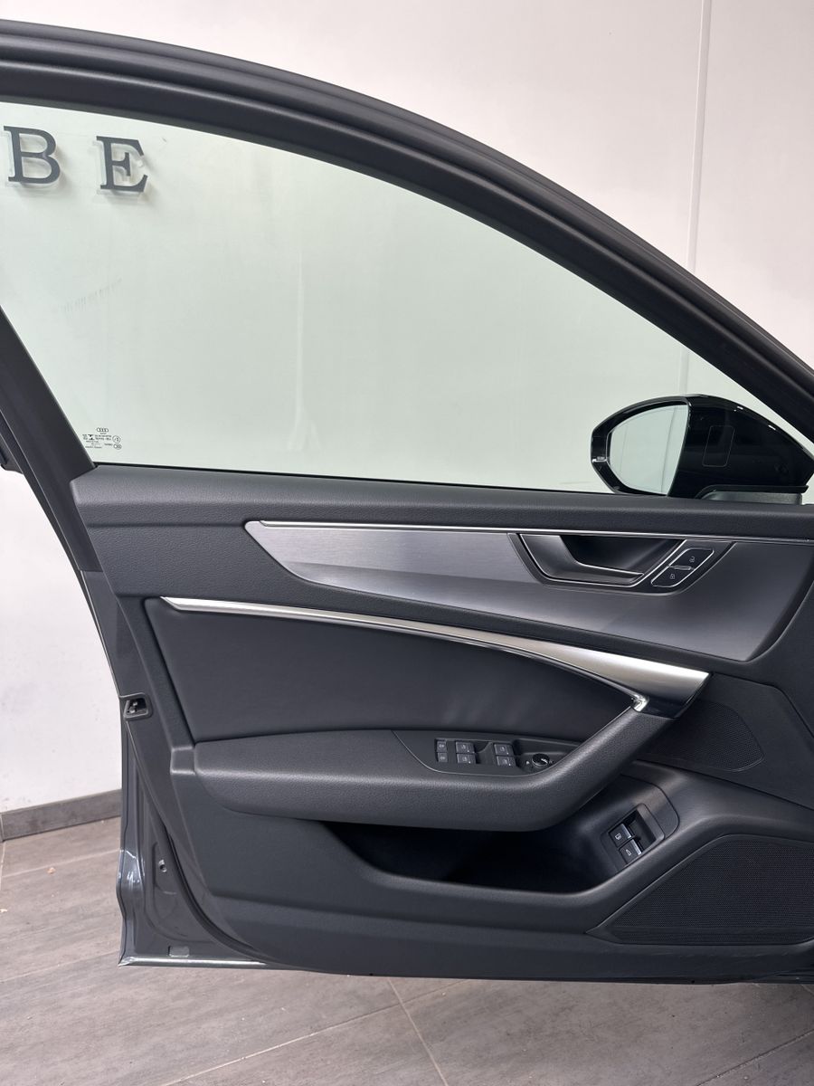 Fahrzeugabbildung Audi A6 Avant 55 TFSI e Qu S-Line NAV+MATRIX+AHK+20ZO