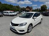 Nissan Pulsar - weiße Nissan Pulsar