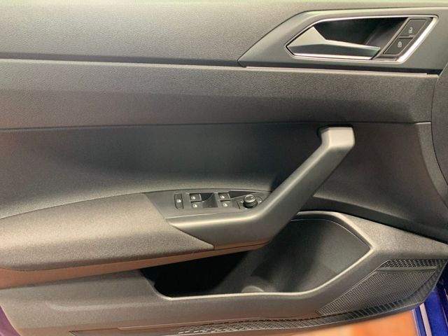 Taigo 1.0 TSI DSG R LINE IQ.LIGHT+ACC+APP+NAVI++