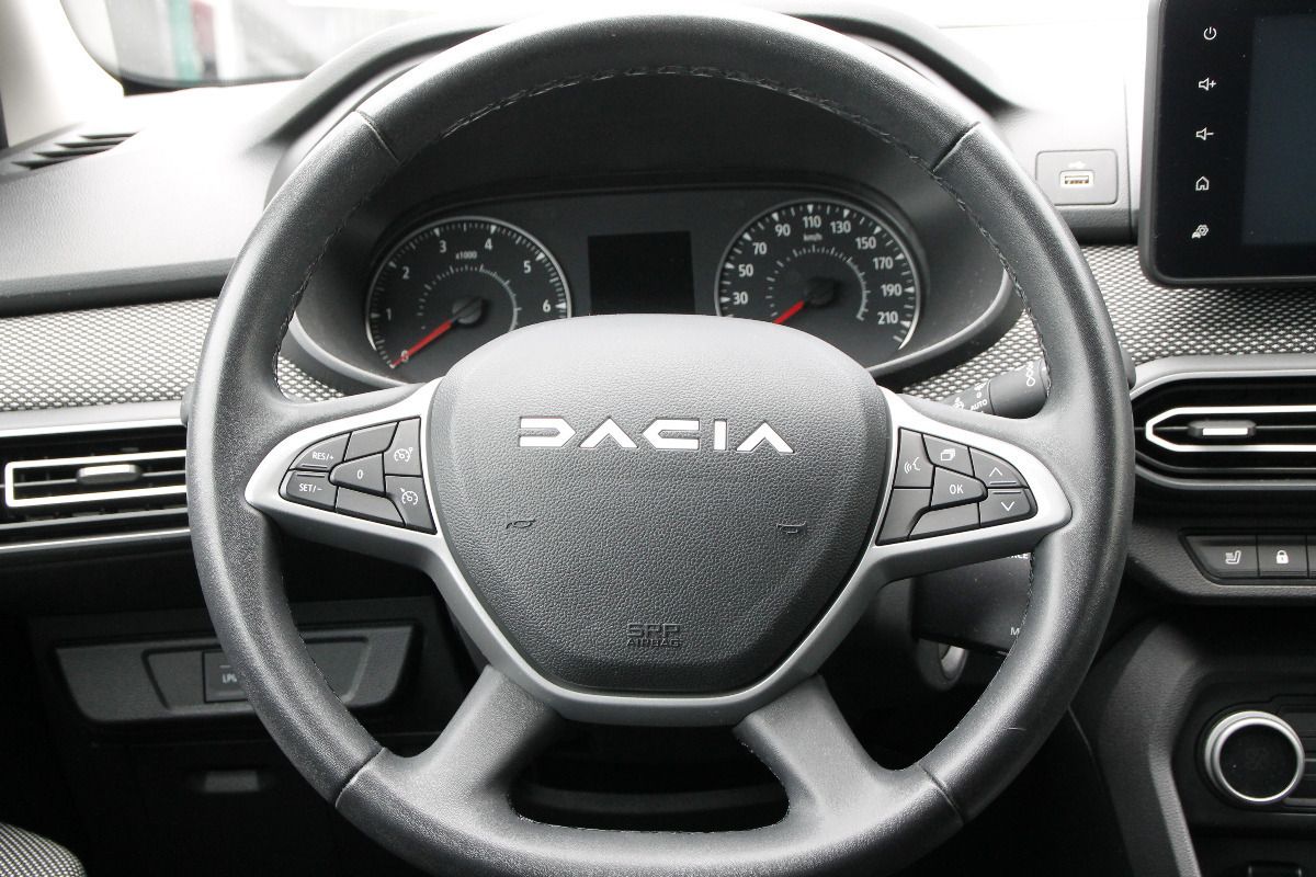 Fahrzeugabbildung Dacia Jogger Expression TCe 100 ECO-G