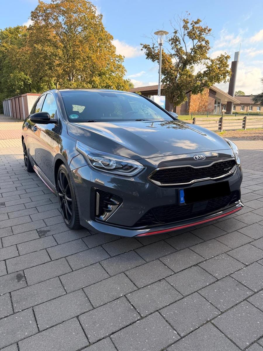Kia ProCeed GT 204PS DCT / 1. Hand / Panorama / JBL 