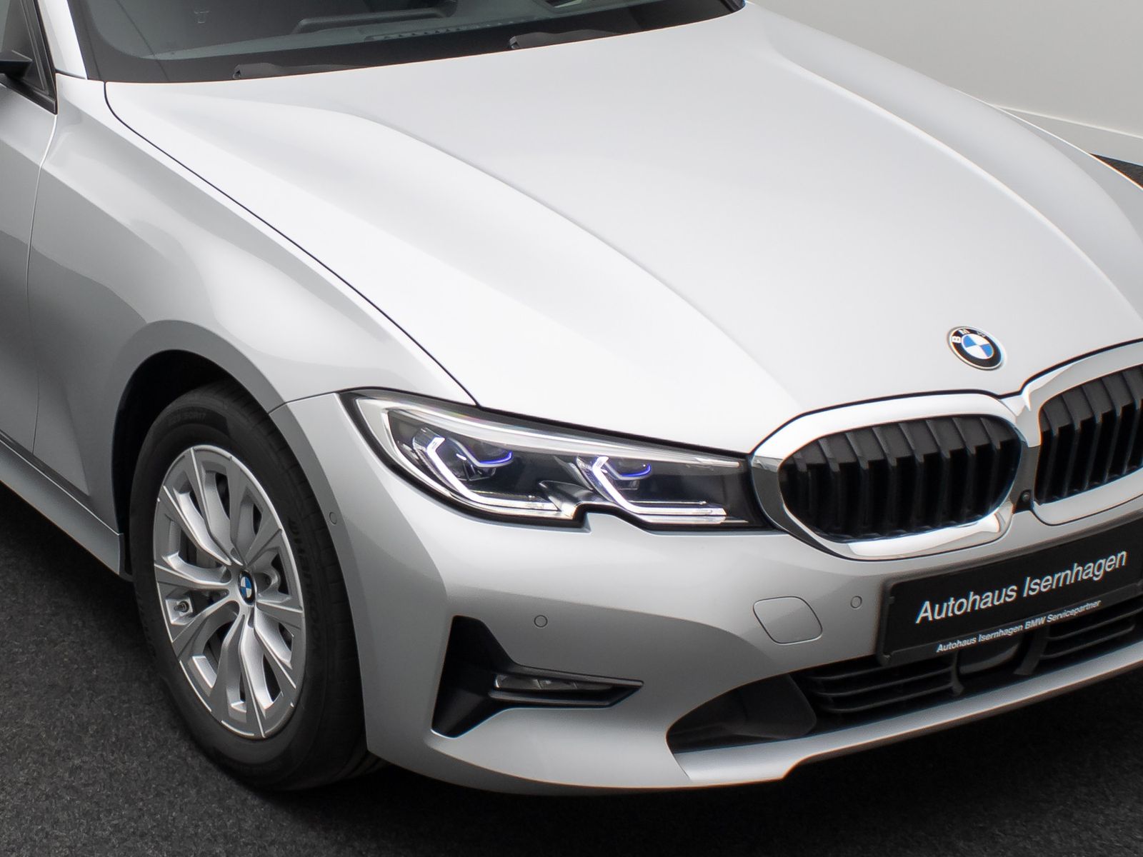 Fahrzeugabbildung BMW 330e Laser 360&deg;HUD DAB Komfort Alarm ACC AHK