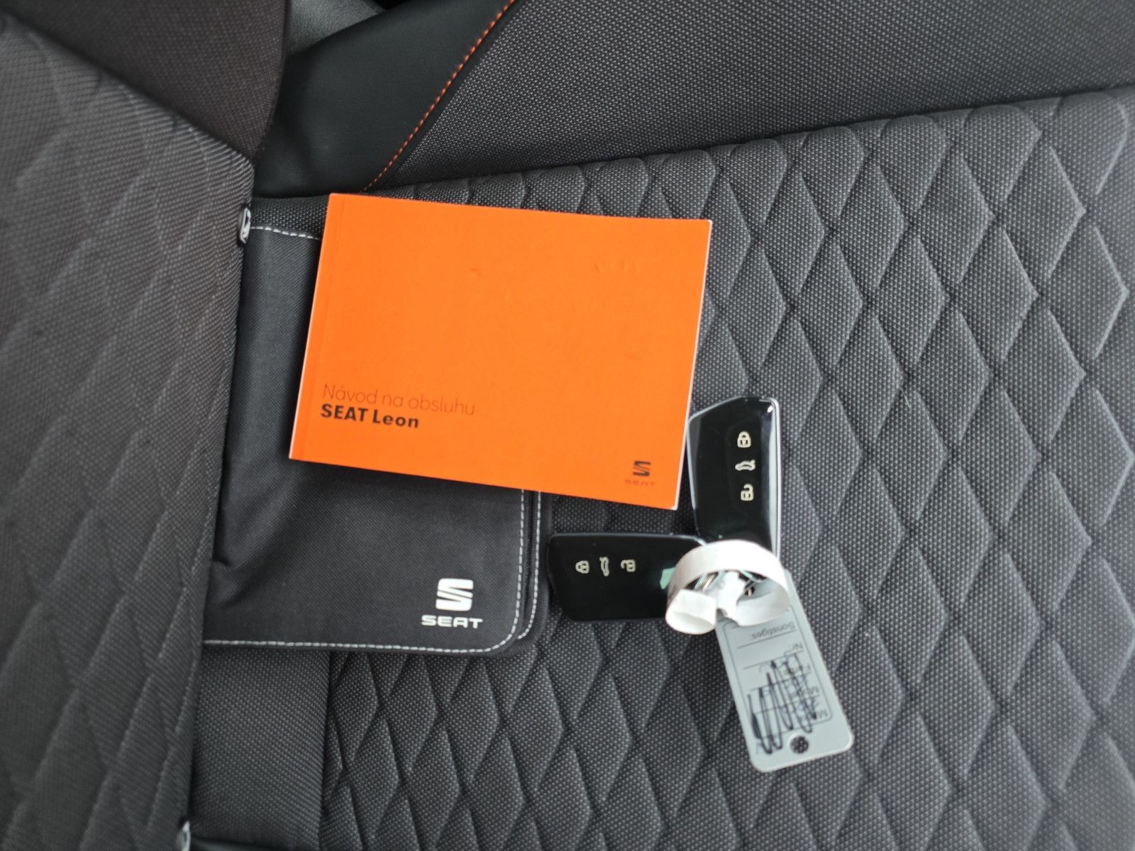 Fahrzeugabbildung SEAT Leon FR+Fahrassistenz+Voll-LED+Digital Cockpit