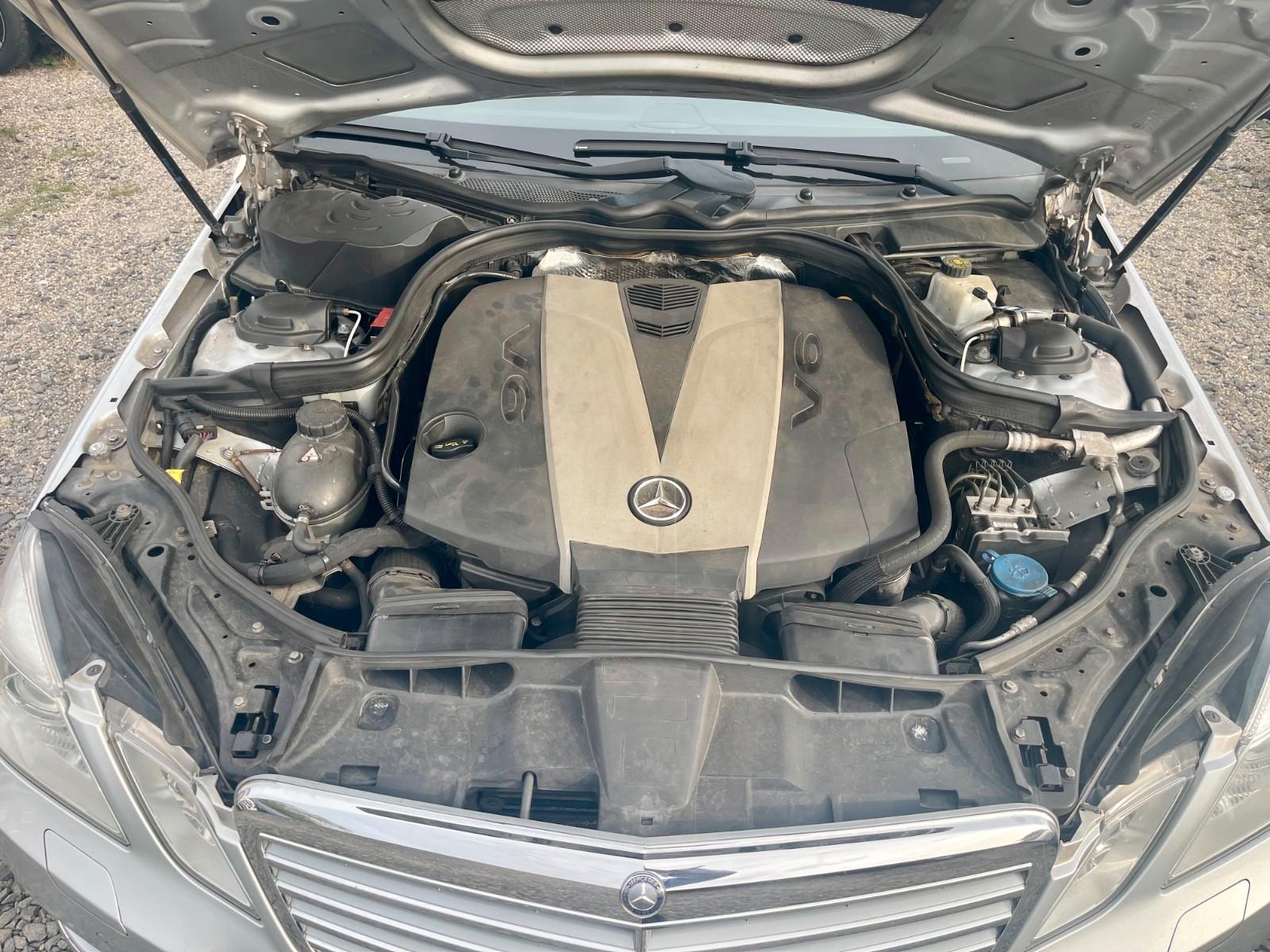 Mercedes-Benz E350 2010 — photo 19